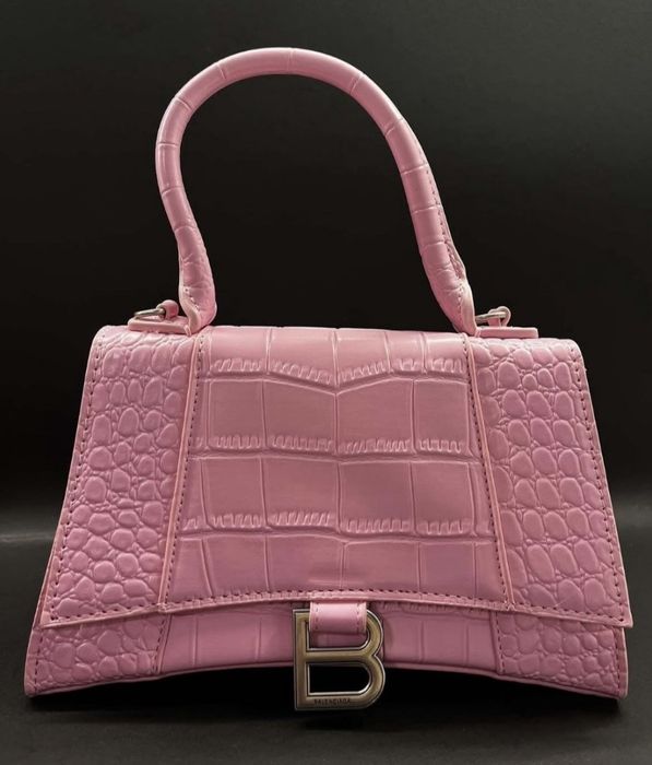 Налични чанти модели Gucci,Balenciaga,Dior