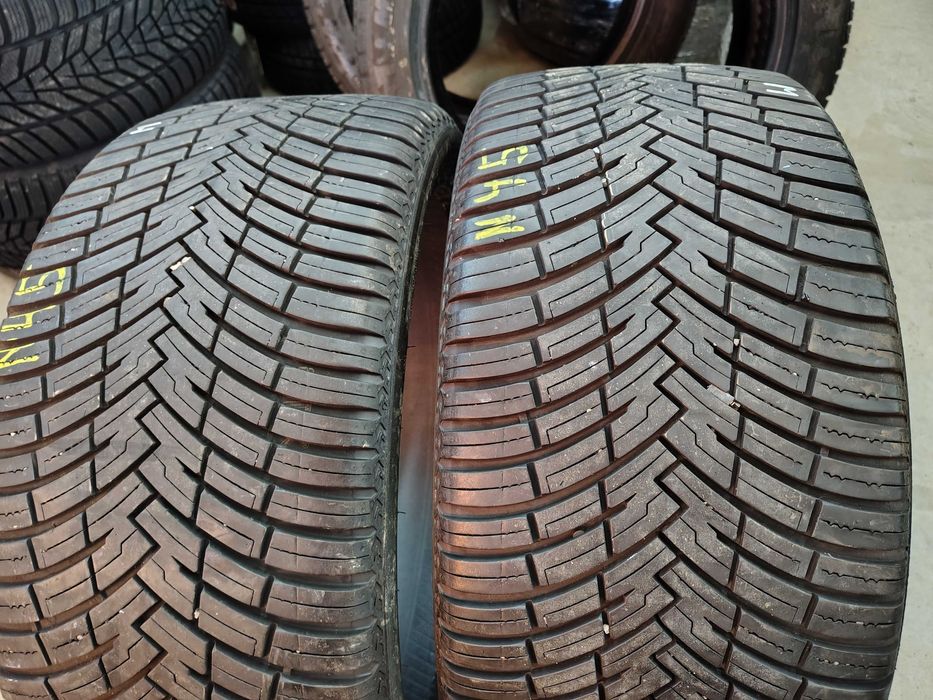 2бр.всесезонни гуми PIRELLI 235 35 19 DOT21 цена за брой