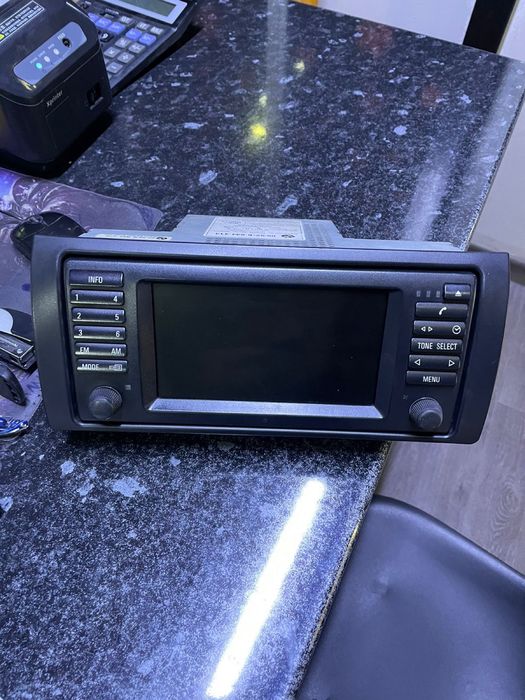 Е38 продам блок предохранителей, экран 16:9