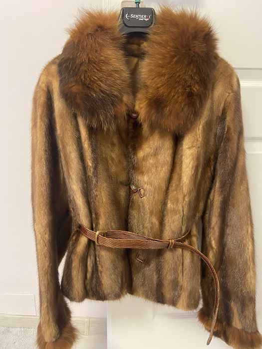 Oferta! Haina nurca cu guler vulpe