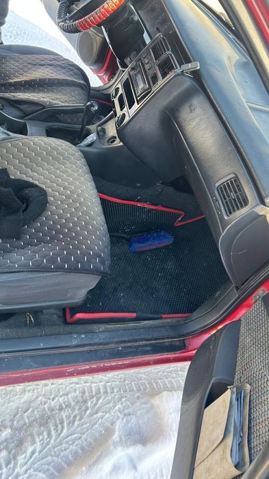 Продам Тойота Карина е