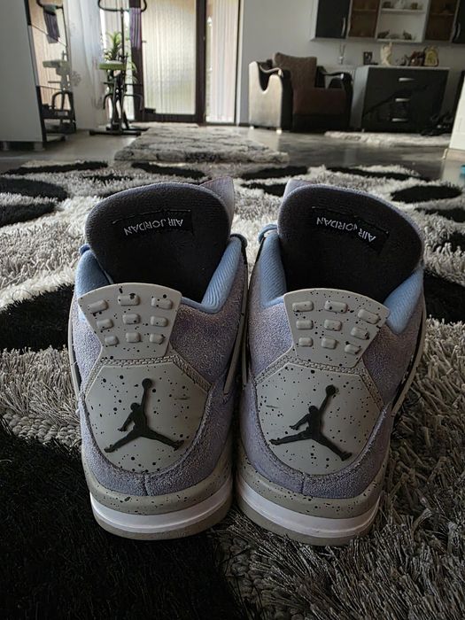Jordan 4 university blue