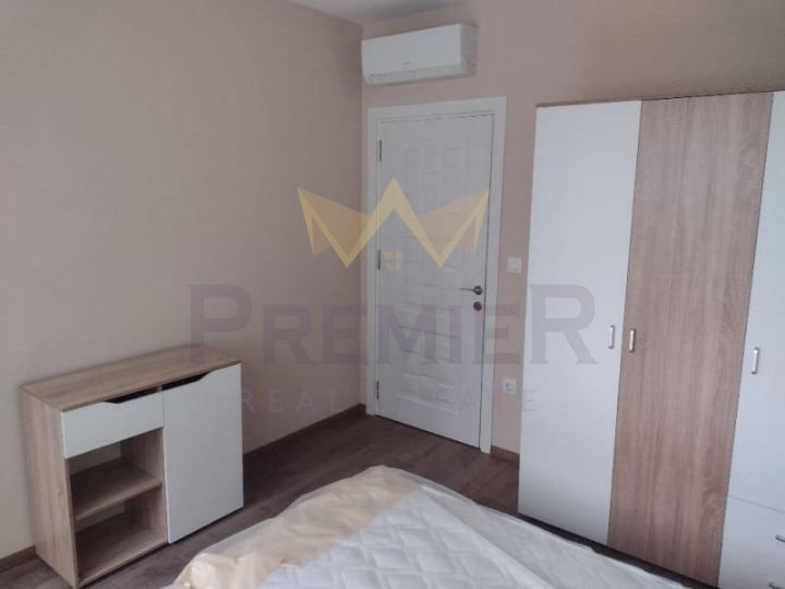 Дава се под наем Тристаен апартамент в Варна, Победа - 86 кв.м за 714 € - Снимка #3