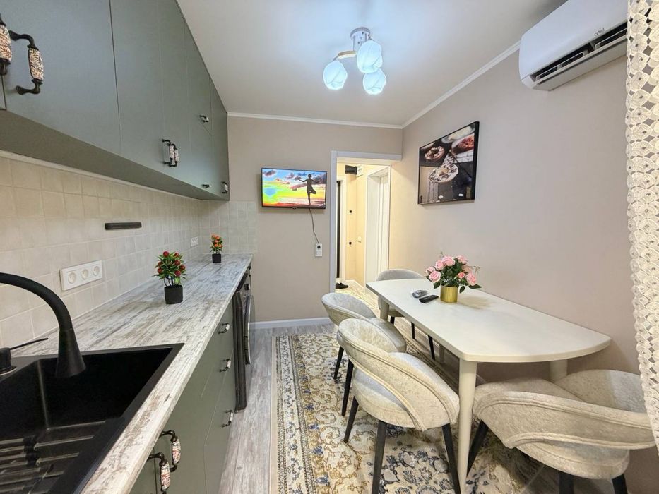 Ул. Мукимий.  1комн. Кирпич. 28м2