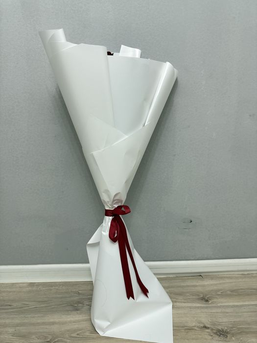 Свежие цветы розы красные