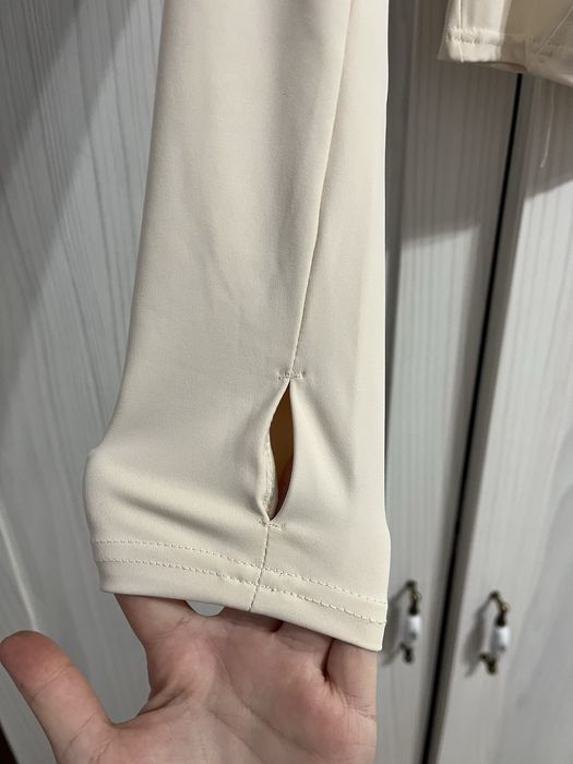 Jacketa sport ALO Yoga noua.