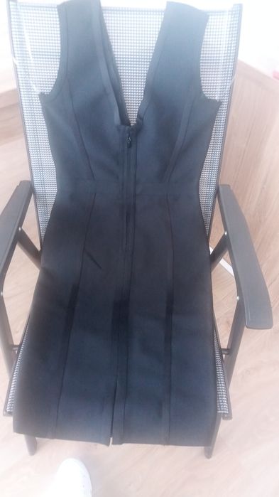 Официална черна рокля