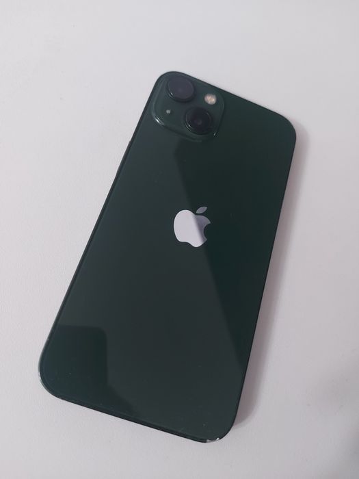 Продам Iphone 13