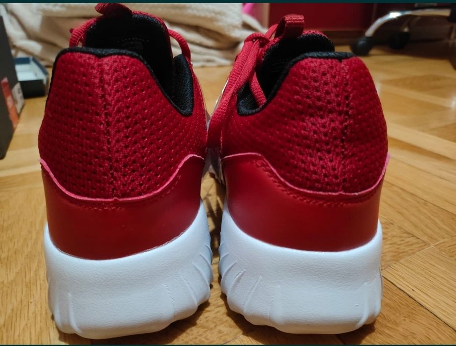 маратонки Tom Tailor номер 40