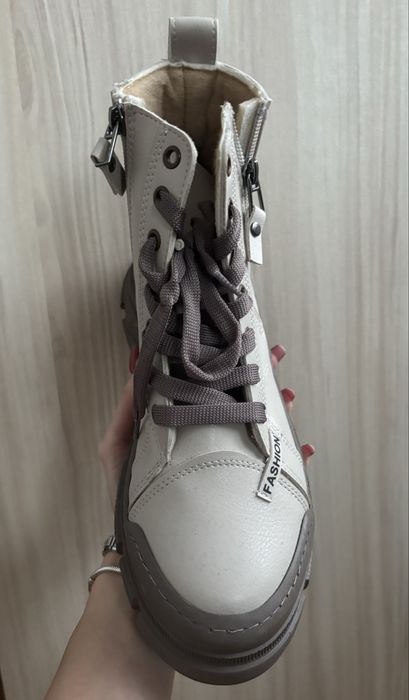 Бежови боти-trendyol