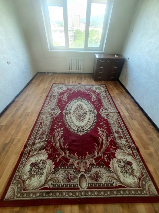 Ковер в хорошем состоянии
