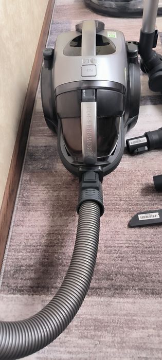 Продаю пылесос LG KOMPRESSOR