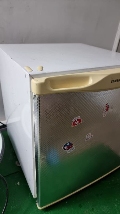 Мини холодильник продам срочно