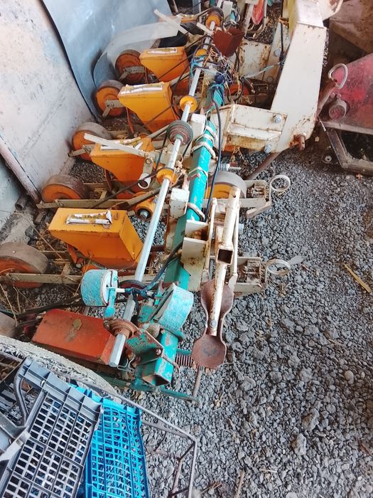Semănătoare pe 6 rinduri