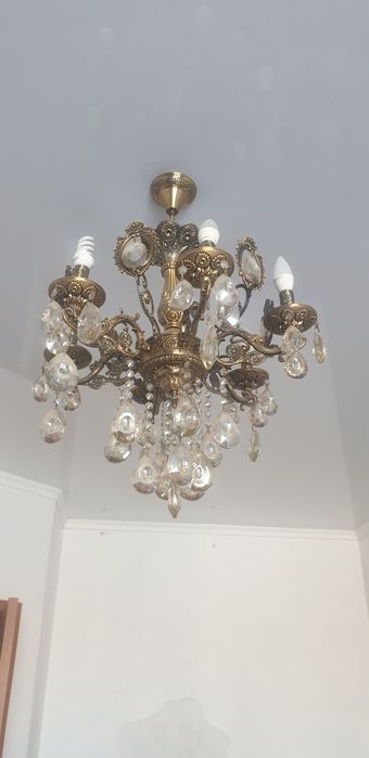 Продам люстру для зала