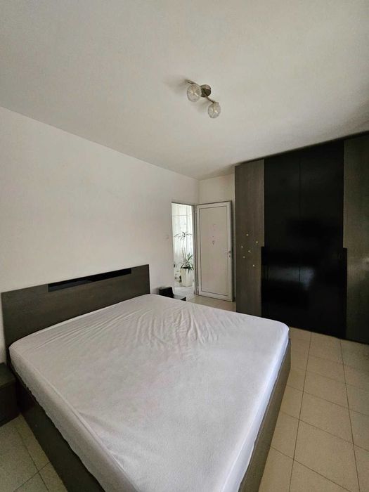 Дава се под наем Тристаен апартамент в Пловдив, Център - 100 кв.м за 612 € - Снимка #2