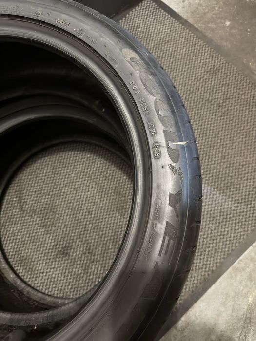 235/45 R19 95V XL RSC - Goodyear Efficient Grip Oferta