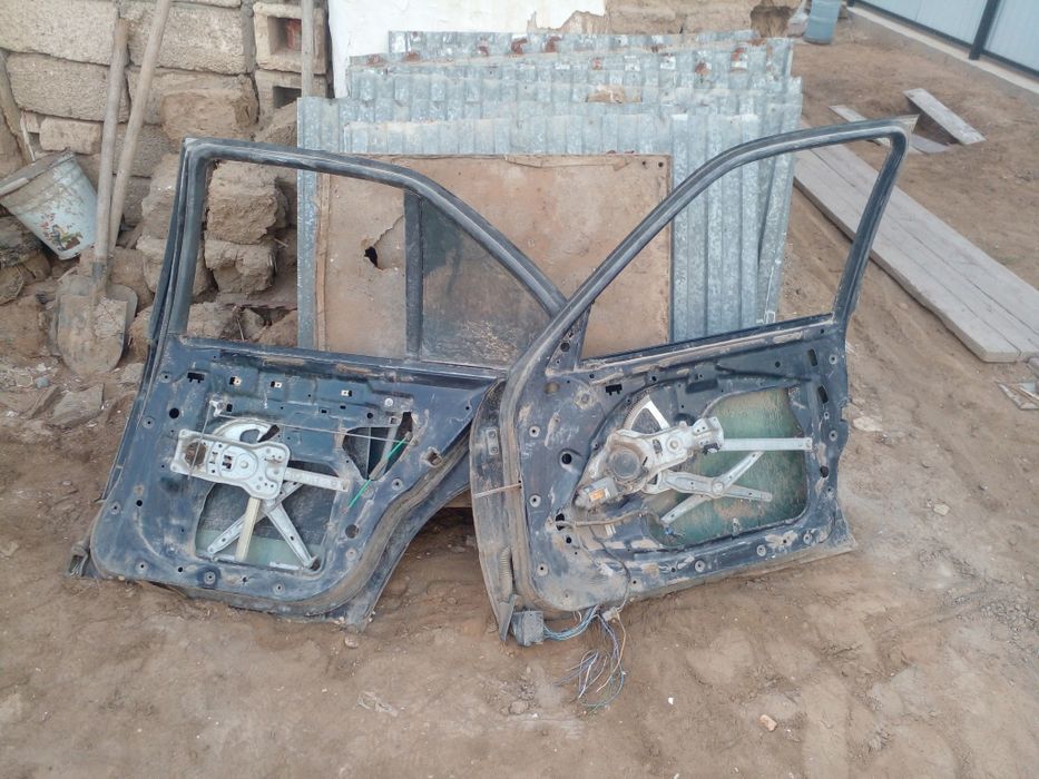 Две правые двери BMW525