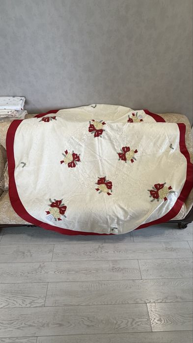 Продаю разные скатерти текстиль
