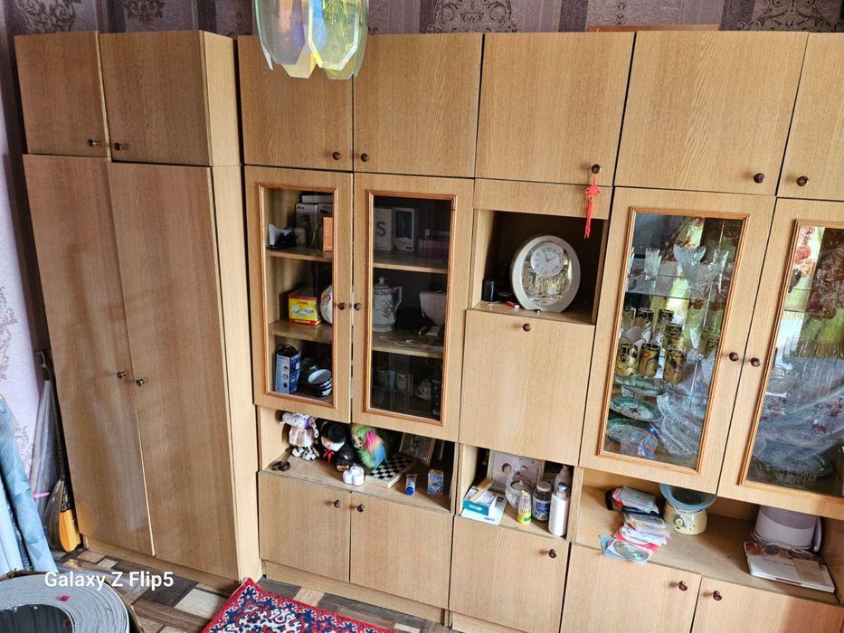 Стенка цвета орех