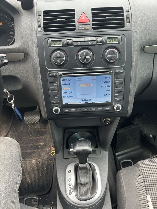 VW Touran 2.0 tdi DSG  140кс На части BKD