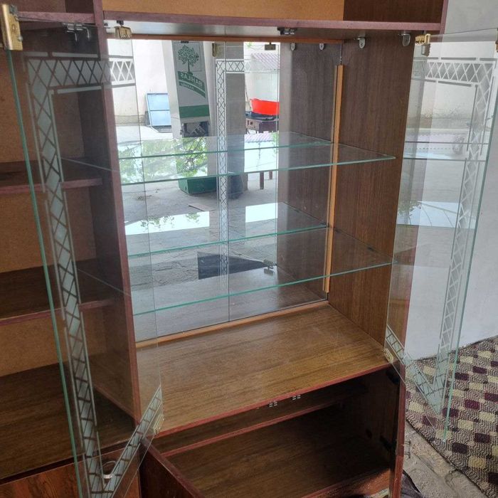 Продаётся Сервант не дорого