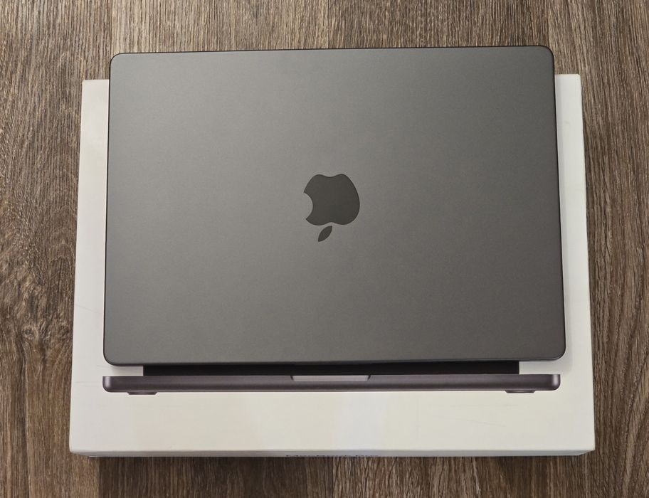 MacBook Pro 14 M4 16/1TB новый, 2 цикла