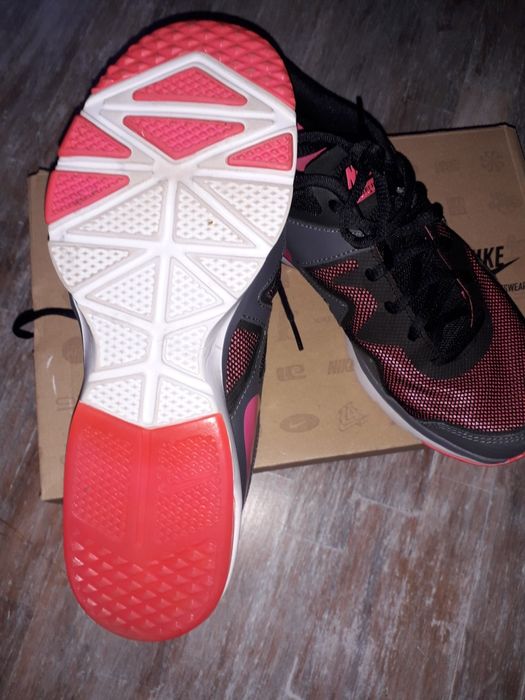 Маратонки Nike 38 и 40 н