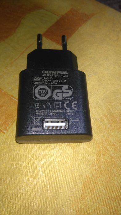 USB зарядно Olympus F-2AC