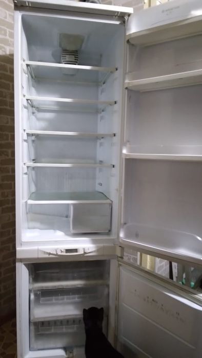 Отдам бесплатно холодильник Аристон