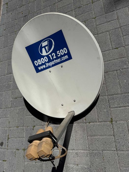 Сателитна чиния 85см с 2х LNB конвертора ALPS BSTE8-751B 9.75 - 10.60 GHz; 1х LNB око за сателитна чиния