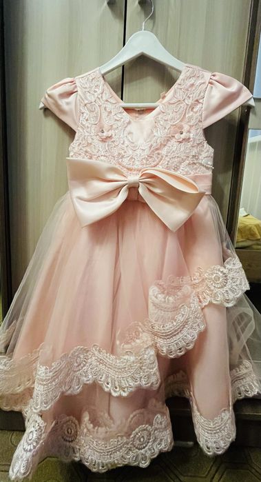 Прокат нарядных платьев для девочек