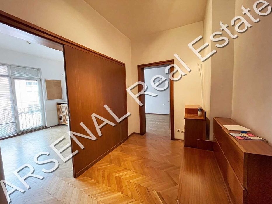 Дава се под наем Двустаен апартамент в София, Център - 82 кв.м за 500 € - Снимка #1