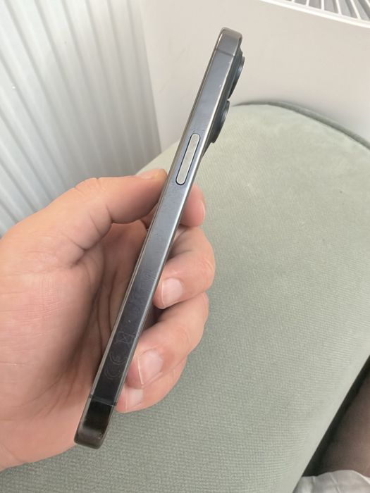 Iphone 15 pro pentru piese deblocat