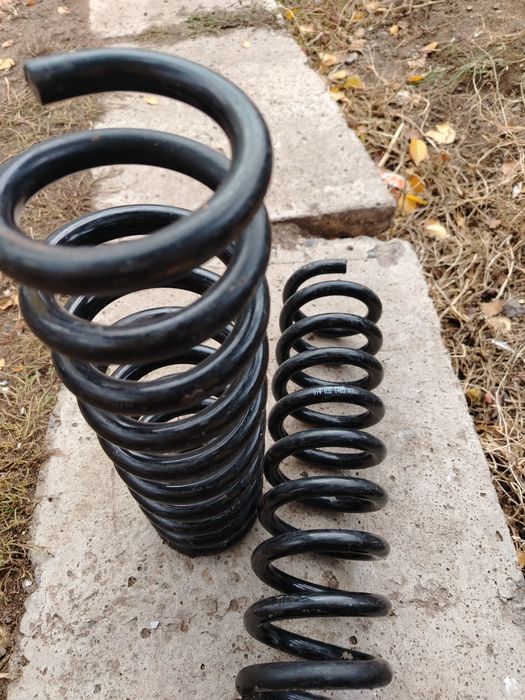 Продам пружины на мерседес.
