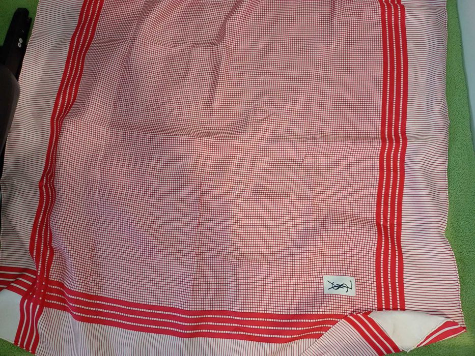 Yves Saint Laurent  шал от коприна