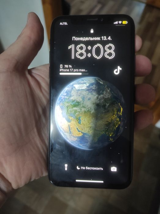 Продам  iPhone xs
