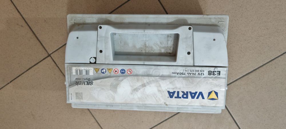 Vând baterie Varta Silver 74 Ah
