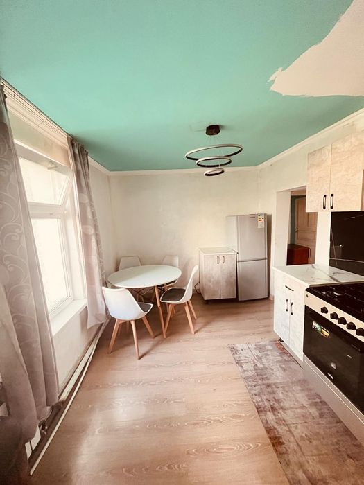 Продам дом в центре щербакты