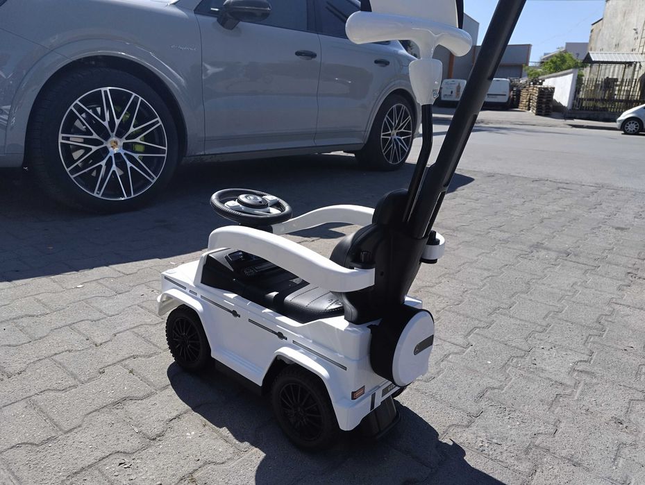 MERCEDES Кола за яздене с дръжка и сенник Mercedes-benz G350d бял