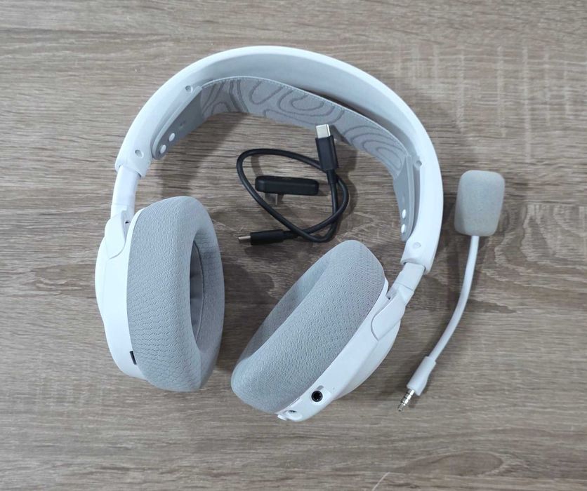 Безжични геймърски слушалки SteelSeries Arctis Nova 3