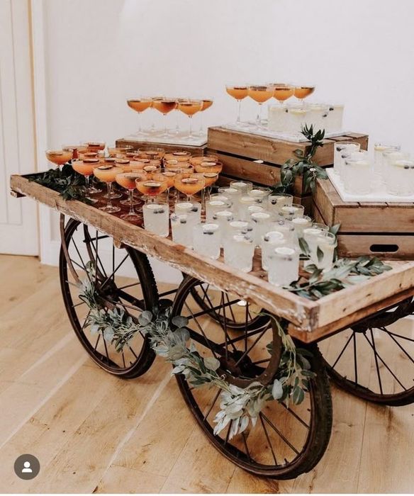 Masa festiva tip bar pentru ornamente si grădinărit cu roti bicicleta