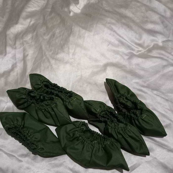 Фартуки шью бахилы и