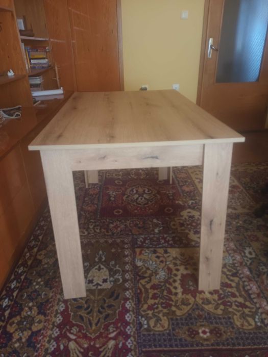 Модерна трапезна маса, дъб сонома в отлично състояние 75 x 120 см x 75