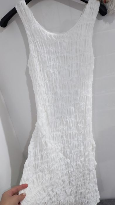 Рокли за момиче . Съвсем нови обличани по един път