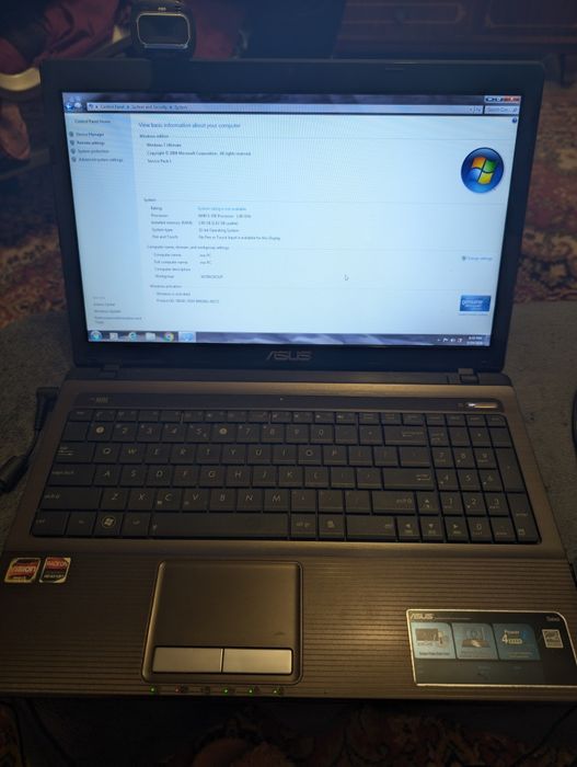Vând laptop Asus
