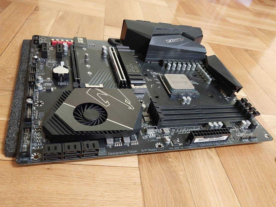 AMD Ryzen 5 5600X + Gigabyte B550 Aorus Elite