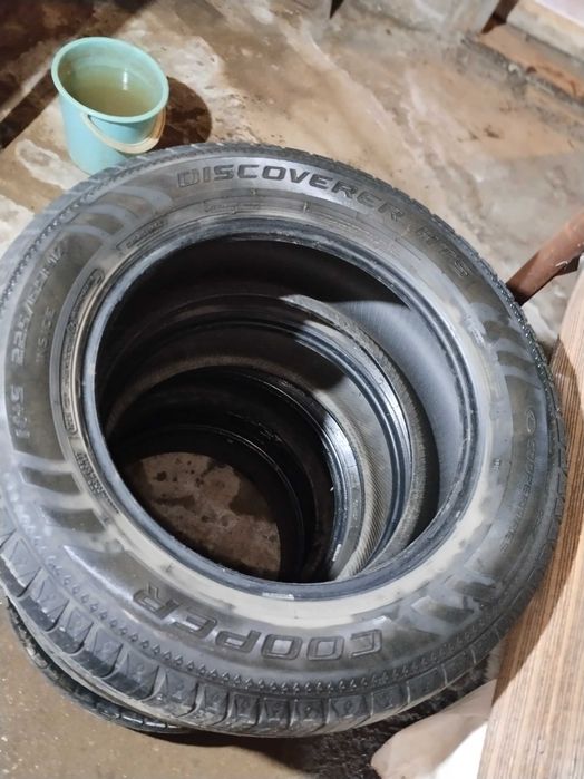 Продам шины б.у. 225/65/17