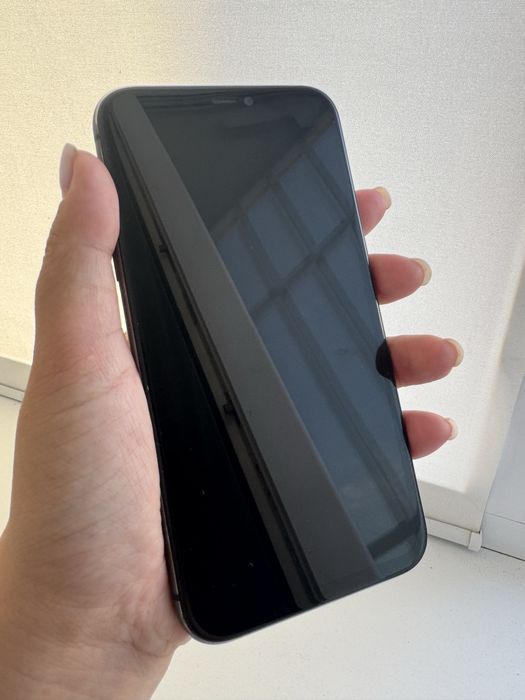 Продам iPhone 11
