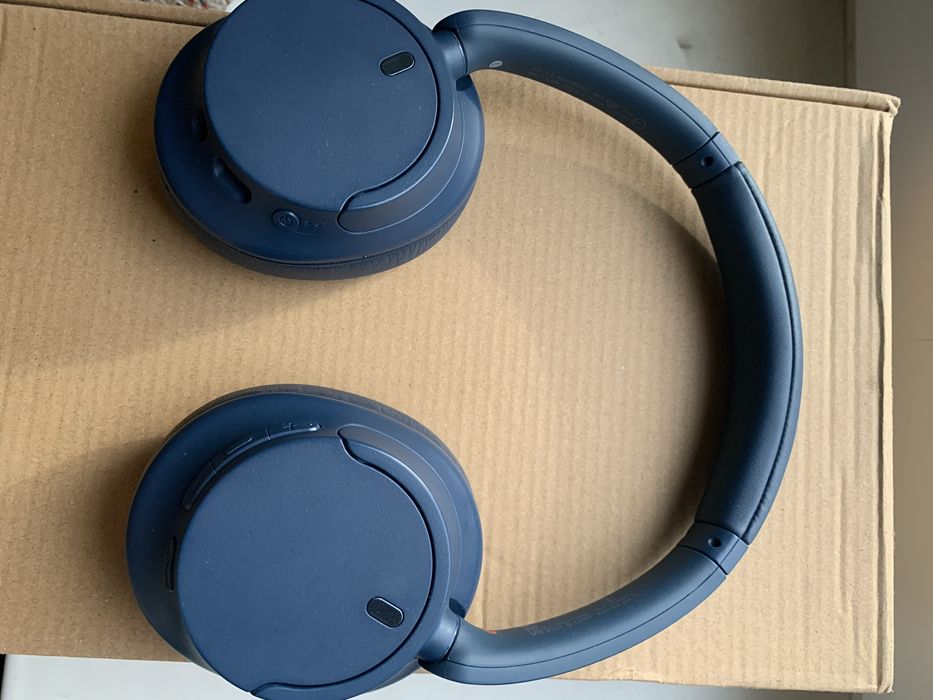 Наушники Sony WH-CH720N